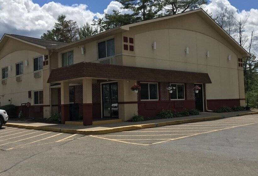 Мотель Super 8 By Wyndham Queensbury Glen Falls, Lake George Area