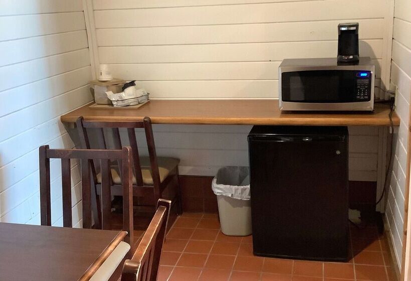 Мотель Super 8 By Wyndham Queensbury Glen Falls, Lake George Area