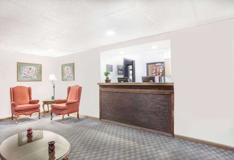 モーテル Super 8 By Wyndham Queensbury Glen Falls, Lake George Area