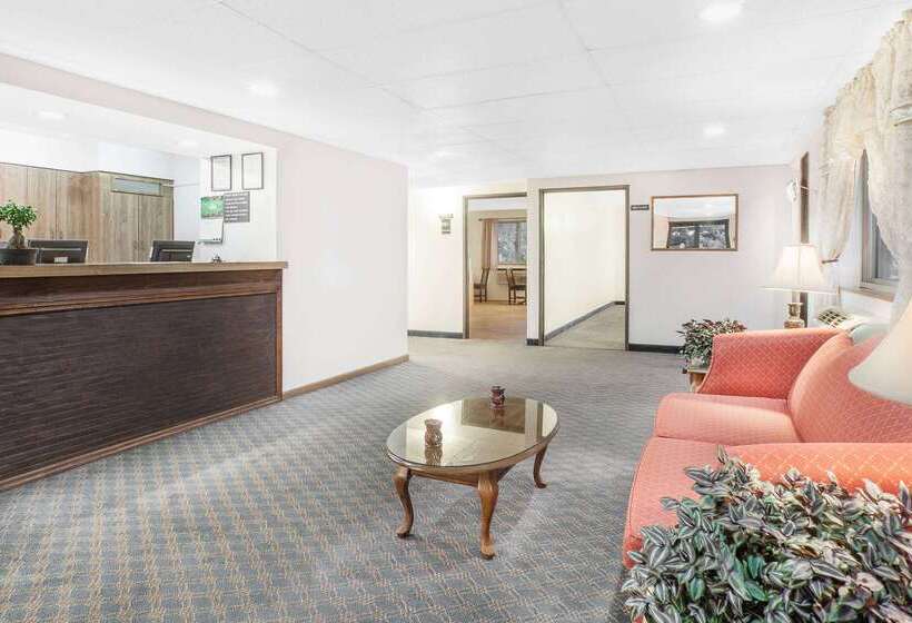 モーテル Super 8 By Wyndham Queensbury Glen Falls, Lake George Area