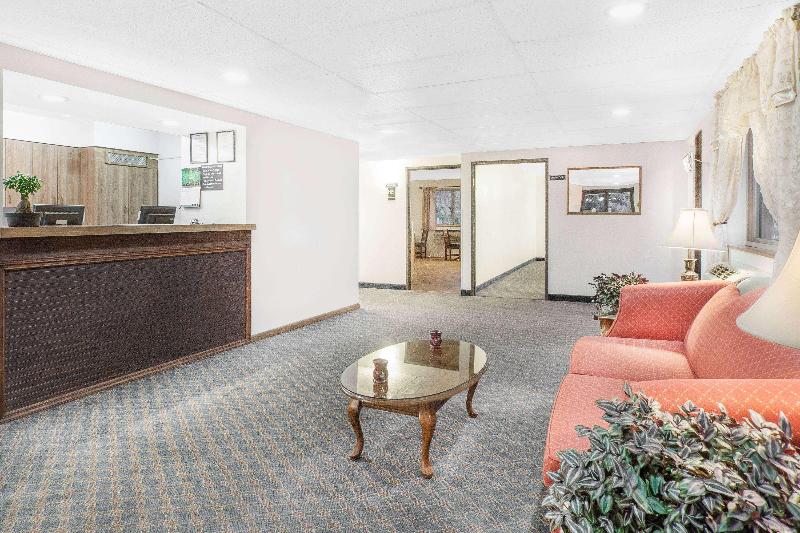 Мотель Super 8 By Wyndham Queensbury Glen Falls, Lake George Area