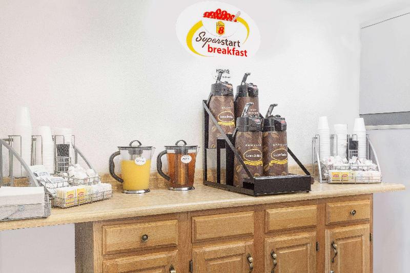 Мотель Super 8 By Wyndham Queensbury Glen Falls, Lake George Area