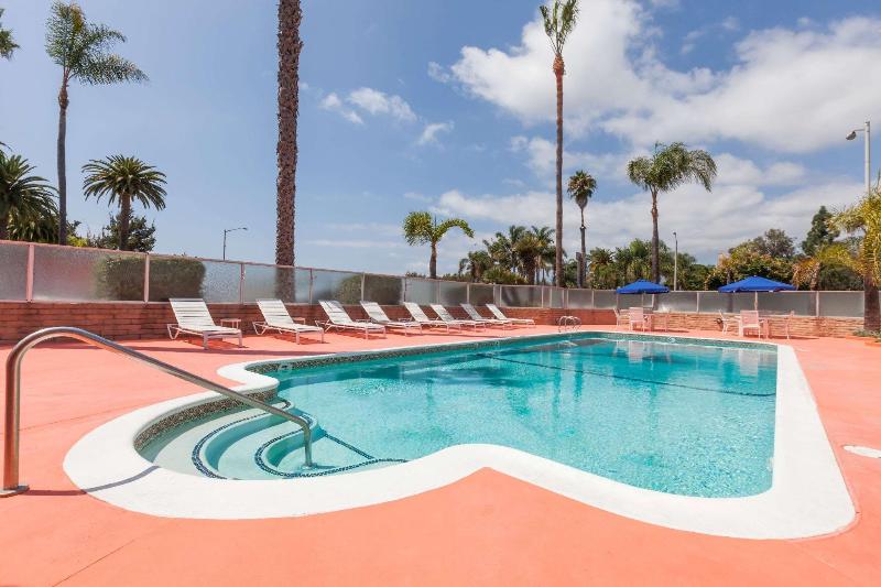 فندق على الطريق Super 8 By Wyndham Santa Barbara/goleta