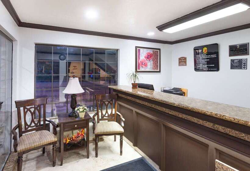 فندق على الطريق Super 8 By Wyndham Santa Clarita/valencia