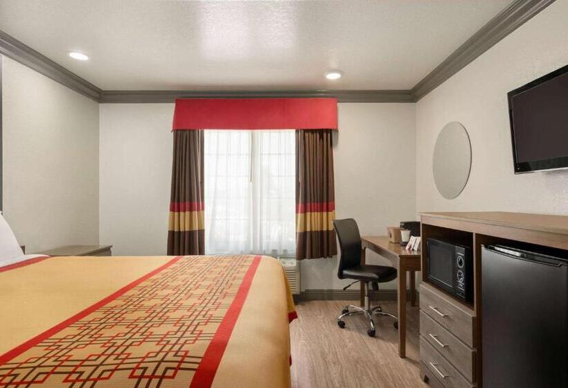 فندق على الطريق Super 8 By Wyndham Santa Clarita/valencia