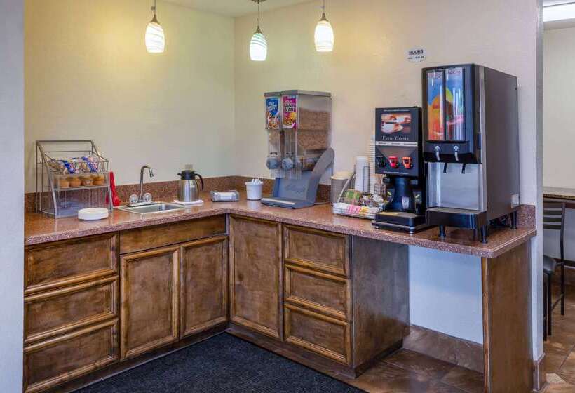 汽车旅馆 Super 8 By Wyndham Seguin