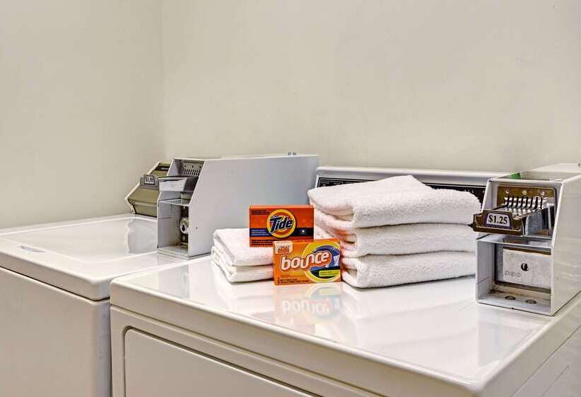 모텔 Super 8 By Wyndham Smithfield Selma