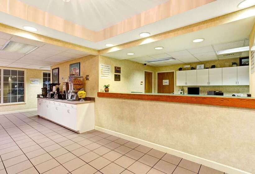 모텔 Super 8 By Wyndham Smithfield Selma