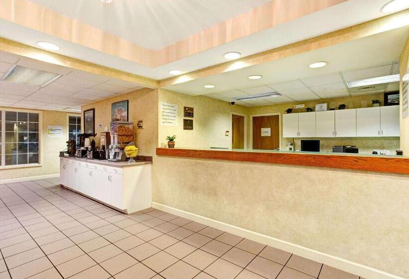 מוטל Super 8 By Wyndham Smithfield Selma