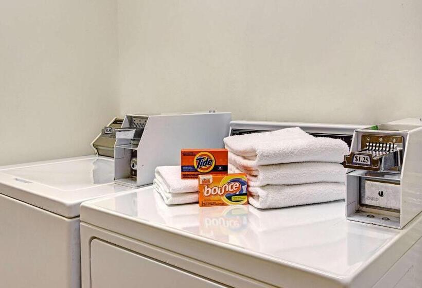 모텔 Super 8 By Wyndham Smithfield Selma