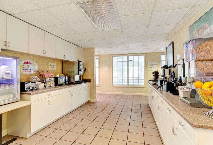 모텔 Super 8 By Wyndham Smithfield Selma