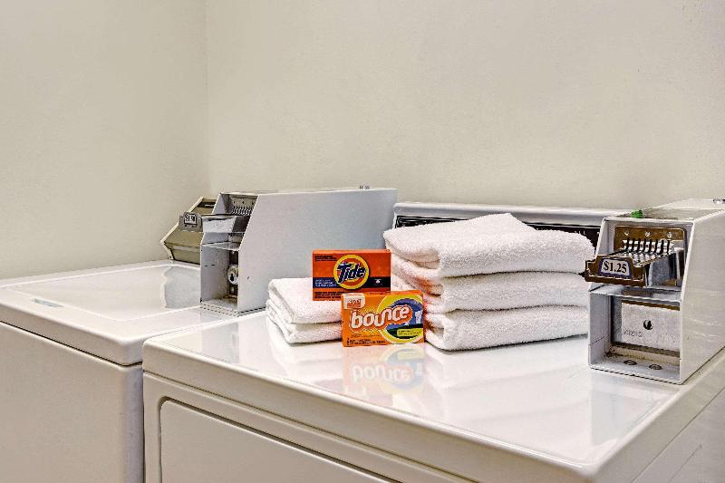 מוטל Super 8 By Wyndham Smithfield Selma