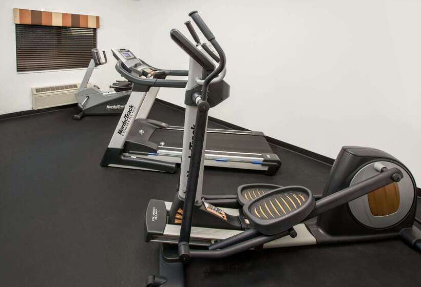 מוטל Super 8 By Wyndham Three Rivers