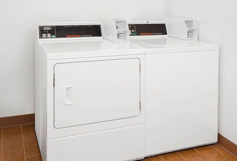 מוטל Super 8 By Wyndham Three Rivers