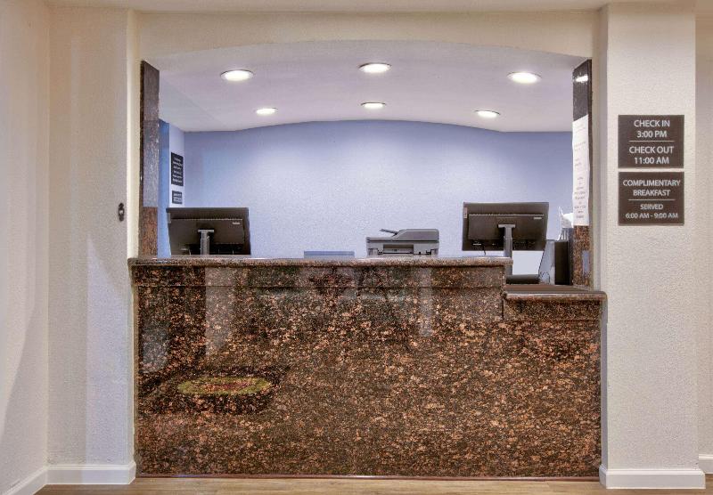 Мотель Super 8 By Wyndham Victoria / South / Hwy 59