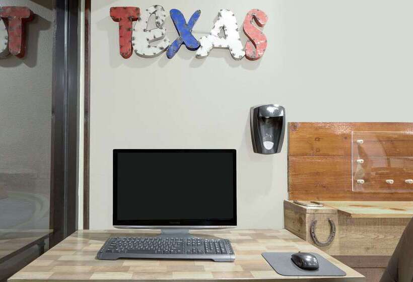 汽车旅馆 Super 8 By Wyndham Victoria/north/mall Area