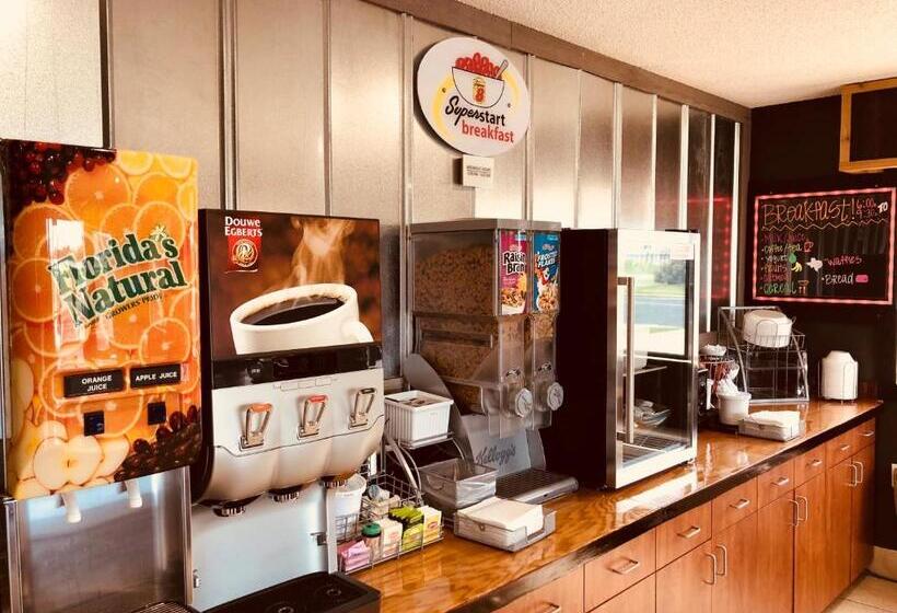 汽车旅馆 Super 8 By Wyndham Victoria/north/mall Area