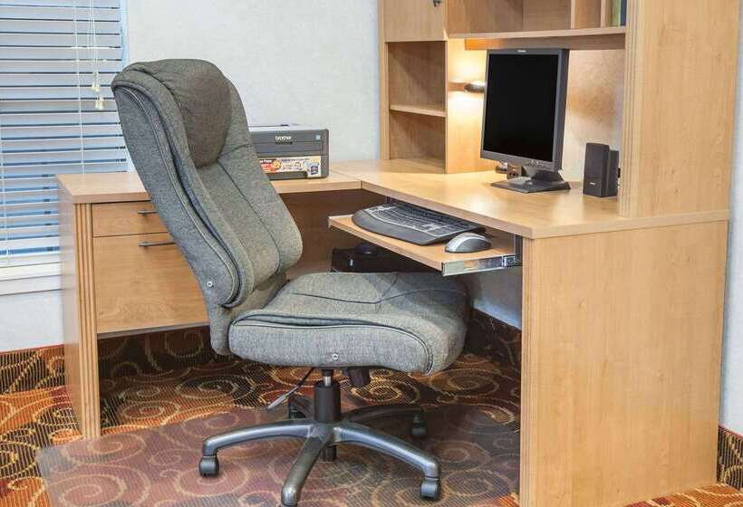 فندق على الطريق Super 8 By Wyndham White Hall