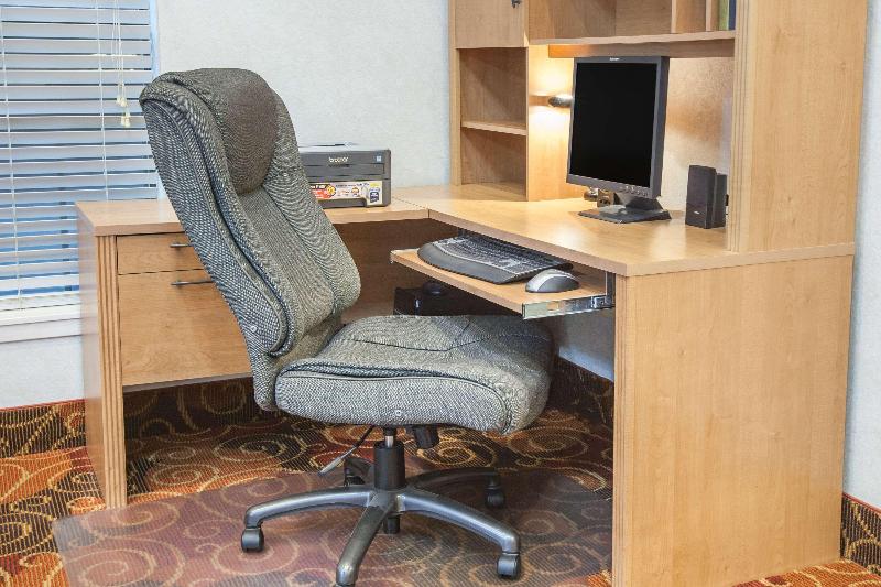 فندق على الطريق Super 8 By Wyndham White Hall