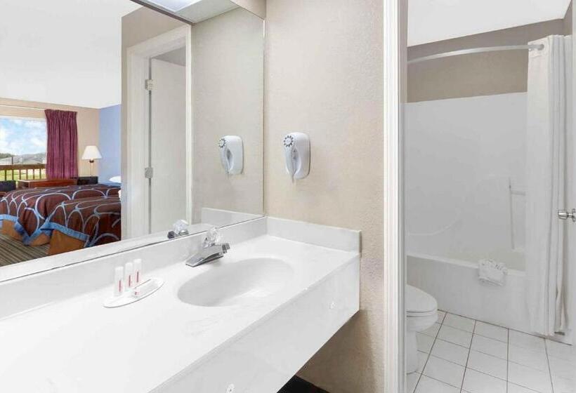 فندق على الطريق Super 8 By Wyndham Whiteville