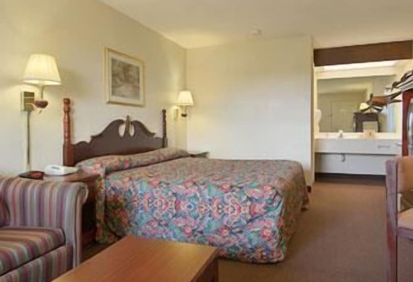 فندق على الطريق Super 8 By Wyndham Whiteville