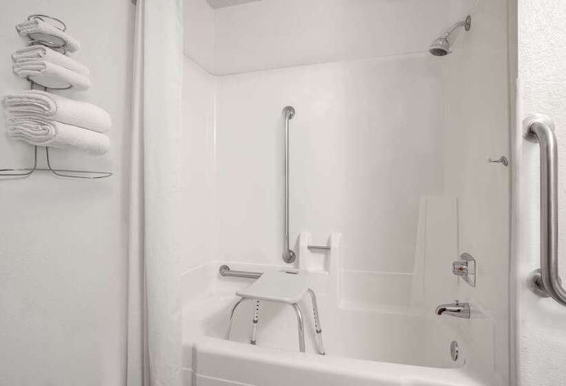 فندق على الطريق Super 8 By Wyndham Willmar