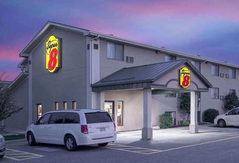فندق على الطريق Super 8 By Wyndham Willmar