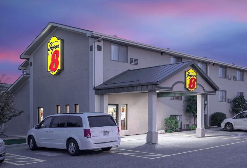 فندق على الطريق Super 8 By Wyndham Willmar