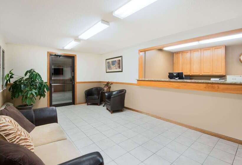 모텔 Super 8 By Wyndham Humboldt