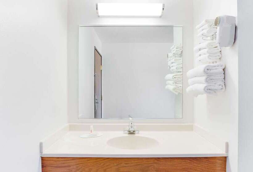 모텔 Super 8 By Wyndham Oelwein