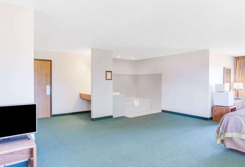 فندق على الطريق Super 8 By Wyndham Oelwein