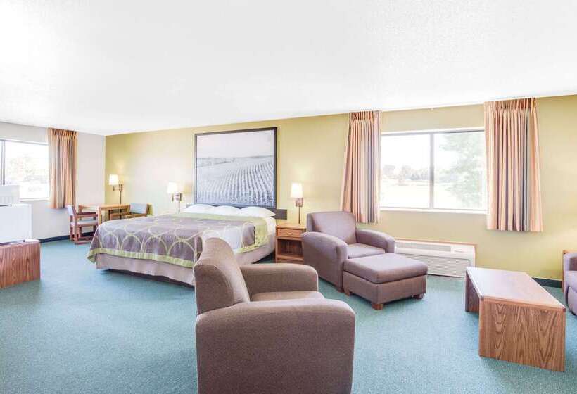 فندق على الطريق Super 8 By Wyndham Oelwein