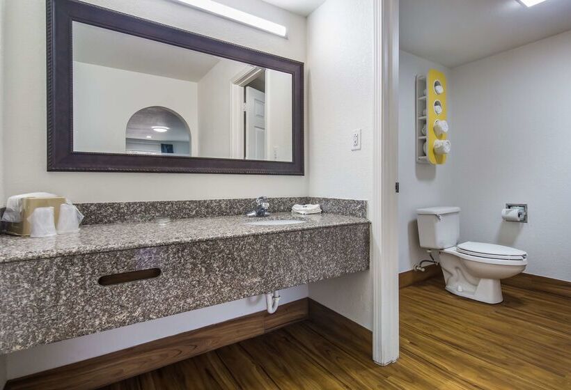 Motel 6 Pensacola, Fl   Nas