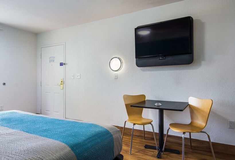 Motel 6 Pensacola, Fl   Nas