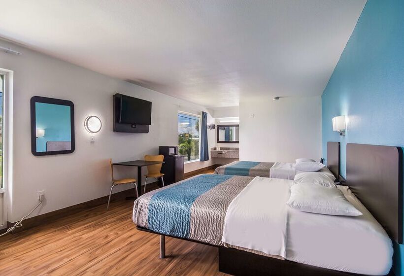 Motel 6 Pensacola, Fl   Nas