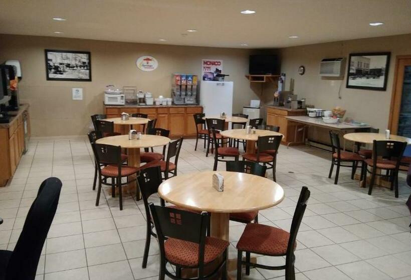 מוטל Wautoma Inn