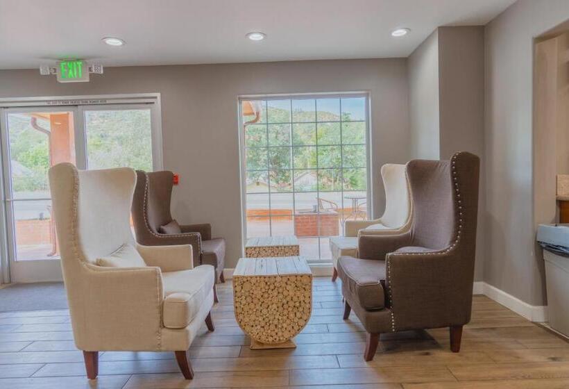 فندق على الطريق The Monarch Inn