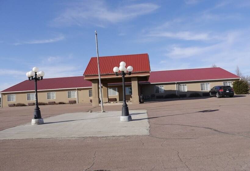 فندق على الطريق Westwood Inn & Suites   Kimball