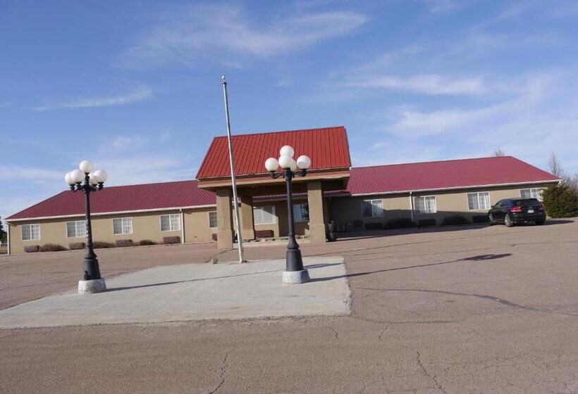 فندق على الطريق Westwood Inn & Suites   Kimball