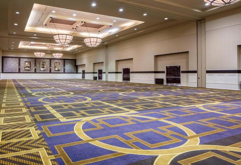 Sheraton Overland Park Hotel At The Convention Center