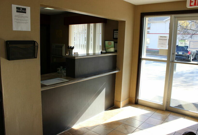 Мотель Super 8 By Wyndham Grand Forks