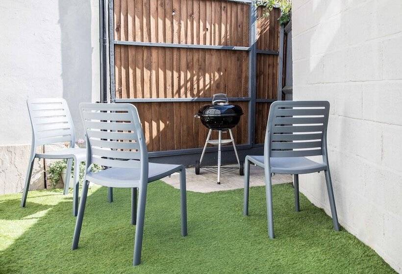 Beach Breeze Cottage