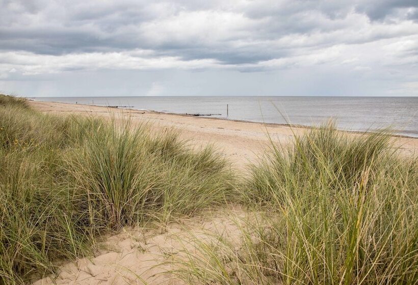 Beach Breeze Cottage