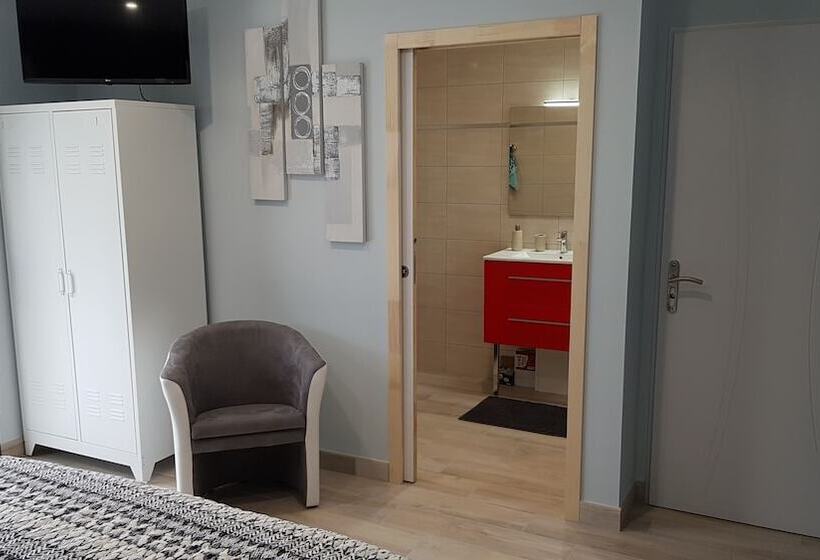 住宿加早餐  Alolival