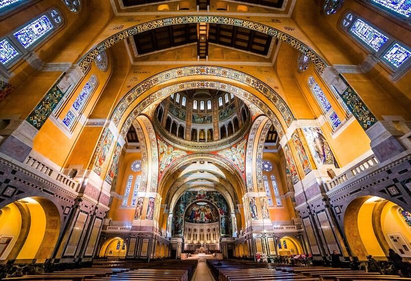 مبيت وإفطار Château De Bernesq