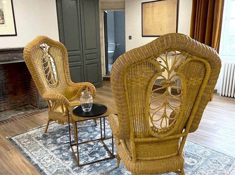 مبيت وإفطار Château De Bernesq