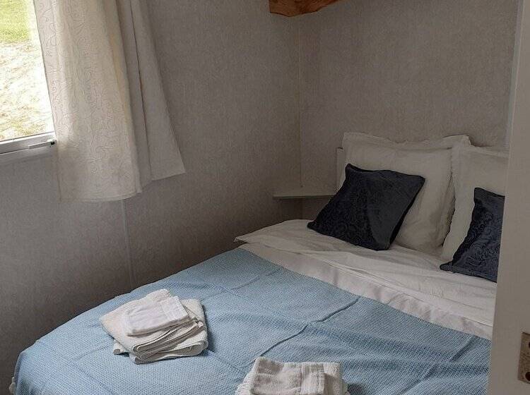 Bed and Breakfast Domaine De La Velle