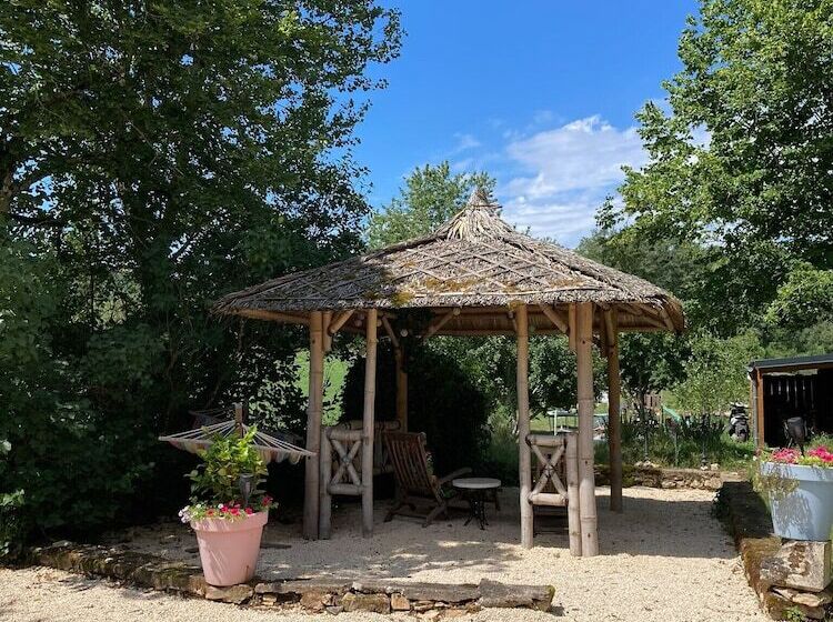 Bed and Breakfast Domaine De La Velle