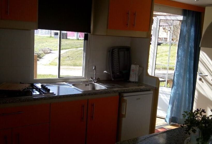 Bed and Breakfast Domaine De La Velle