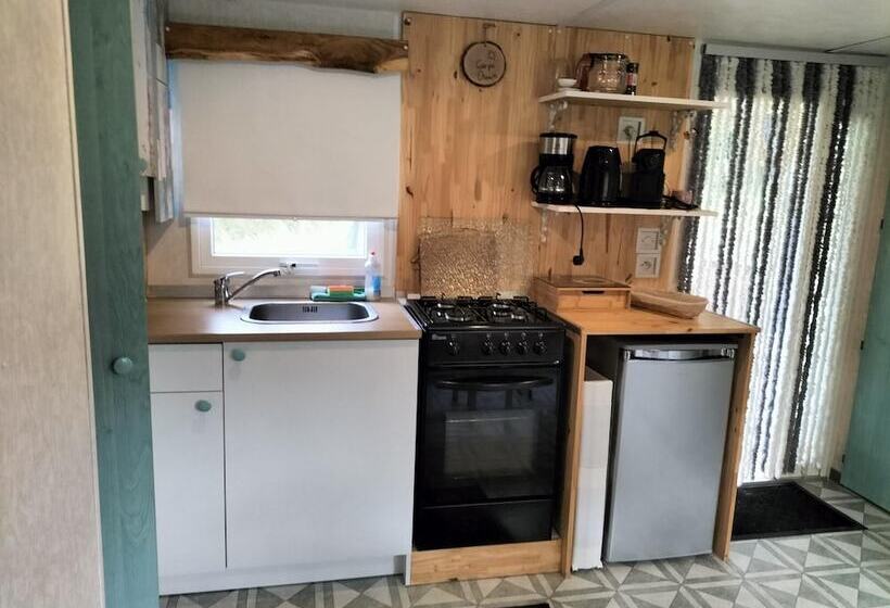 Bed and Breakfast Domaine De La Velle